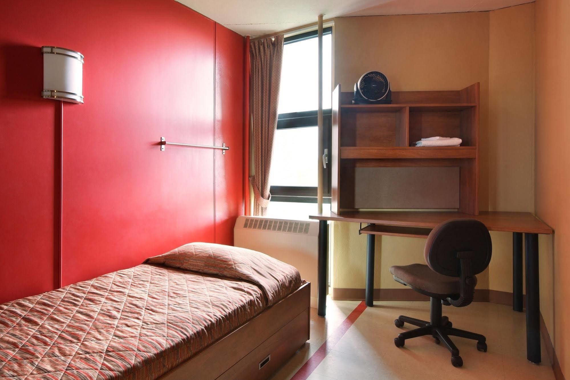 Zum Auberge D'Ete - Universite De Montréal Dış mekan fotoğraf