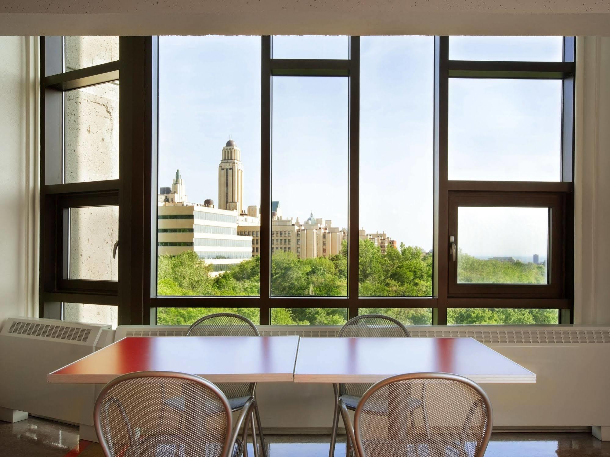 Zum Auberge D'Ete - Universite De Montréal Dış mekan fotoğraf